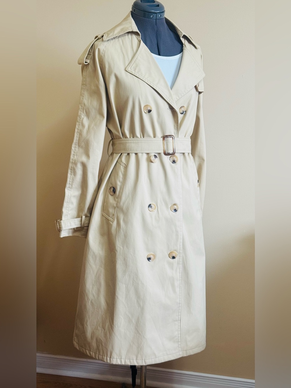 NWOT Classic Double-Breasted Trench Coat in khaki Beige